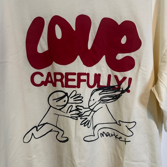 MARKET LOVE CAREFULLY TEE - Picture 4 of 7
